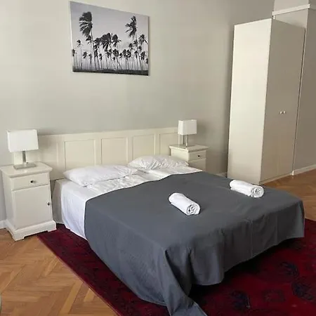 Floriańska Grand 2 *